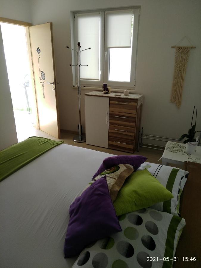 אומיס Private Pool And Sea View Apartment מראה חיצוני תמונה