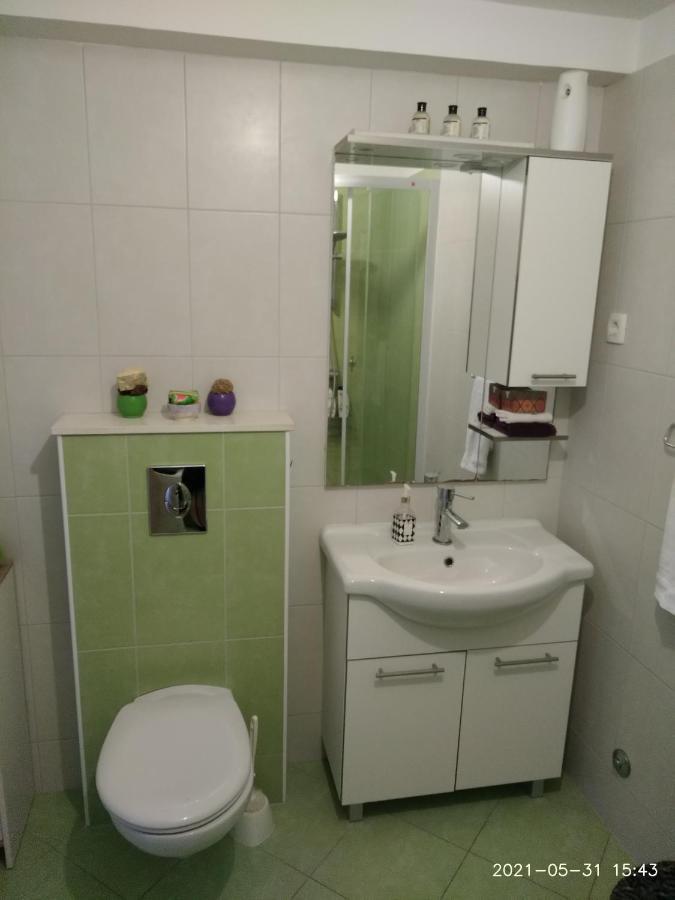 אומיס Private Pool And Sea View Apartment מראה חיצוני תמונה